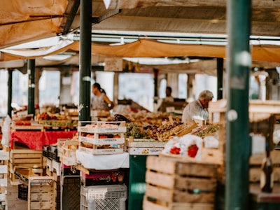 Chef-led Olivar Market tour and Mallorcan cooking class in Palma
