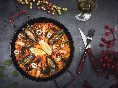 Chef-led Olivar Market tour and Mallorcan cooking class in Palma